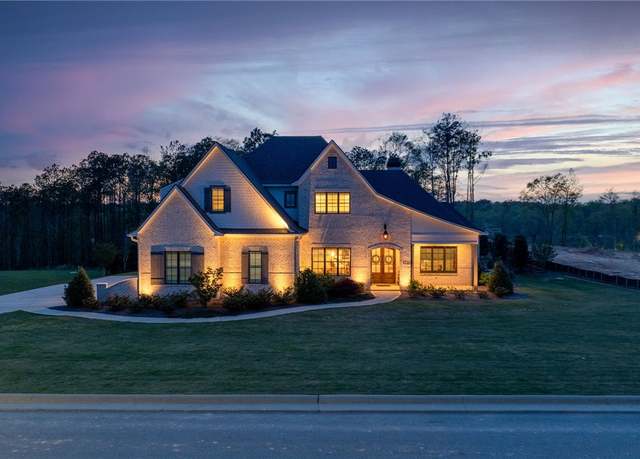 Property at 9020 Chapel Heights Dr, Auburn, AL 36830, 5 beds, 4.5 baths