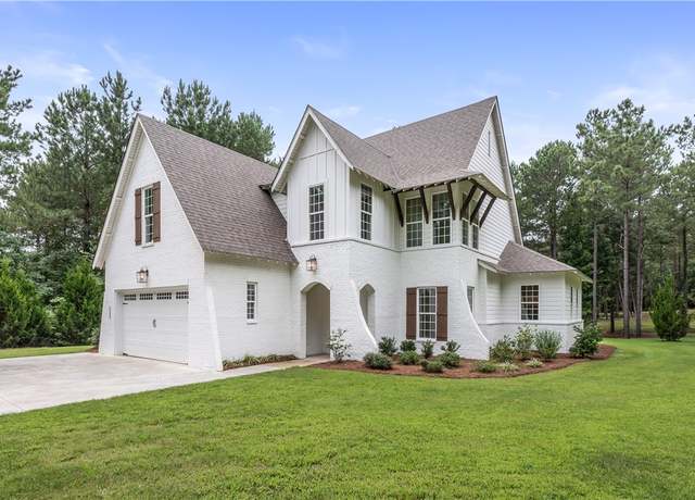 Property at 322 Lee Road 2218, Opelika, AL 36804, 5 beds, 3.5 baths