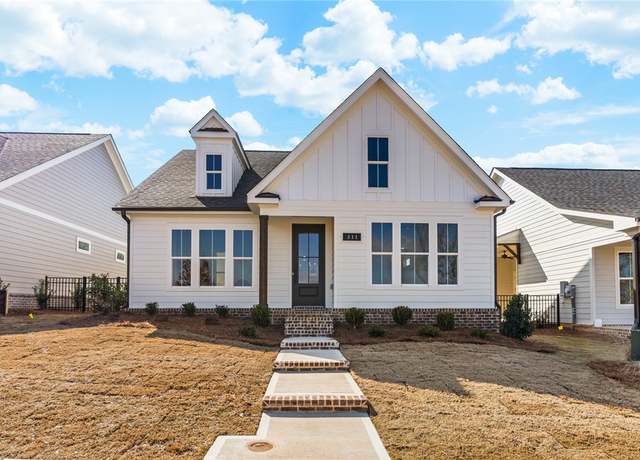 Property at 311 Coscoroba Rd, Auburn, AL 36832, 3 beds, 2 baths