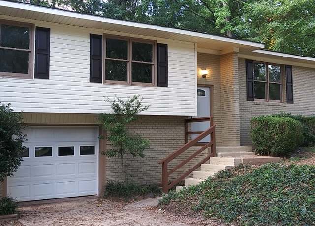 Property at 410 Etowah Ave, Opelika, AL 36801, 3 beds, 2 baths