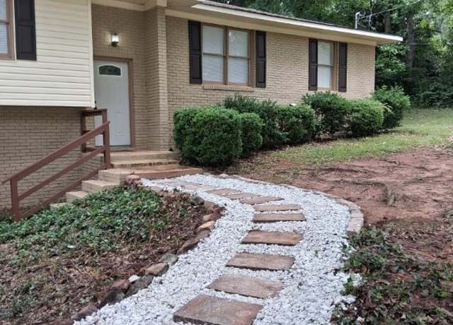 Property at 410 Etowah Ave, Opelika, AL 36801, 3 beds, 2 baths