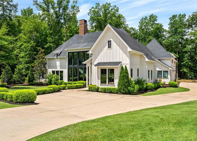 Property at 1661 Fairway Dr, Auburn, AL 36830, 6 beds, 5.5 baths