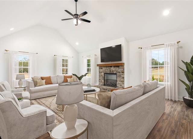 Property at 337 Lee Road 852, Opelika, AL 36804, 4 beds, 3.5 baths