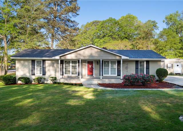 Property at 601 Seminole St, Auburn, AL 36830, 3 beds, 2 baths