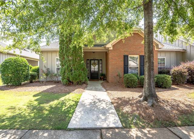 Property at 1630 Academy Dr #402, Auburn, AL 36830, 3 beds, 2 baths