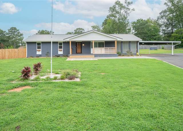 Property at 222 Sandra Dr, Smiths Station, AL 36877, 3 beds, 1.5 baths