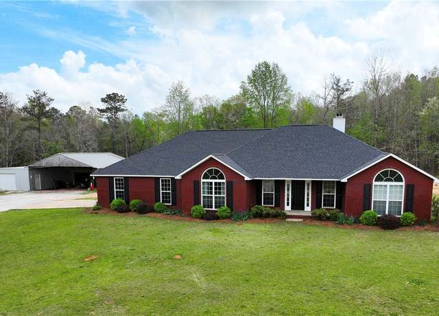 Property at 1070 Ben Brown Rd, Valley, AL 36854, 3 beds, 2 baths