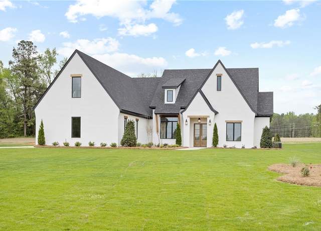 Property at 6807 Bramble Ln, Auburn, AL 36830, 5 beds, 4.5 baths
