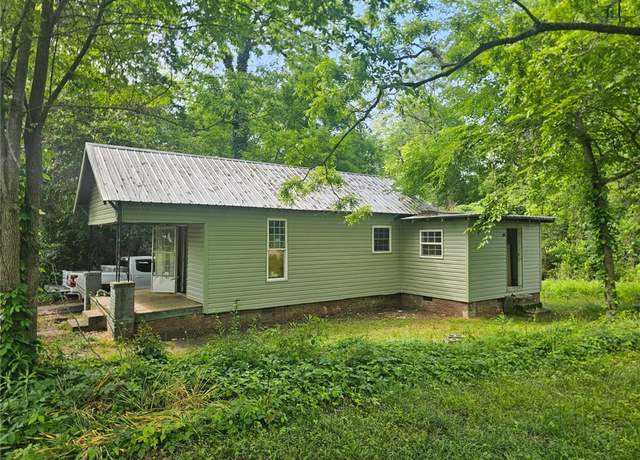 Property at 204 S 1st Pl, Opelika, AL 36801, 1 bed, 1 bath