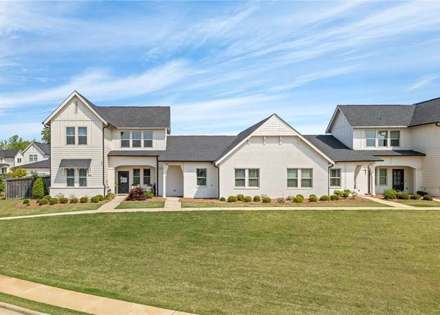 Property at 555 Grey Oak Cir, Auburn, AL 36830, 2 beds, 2 baths
