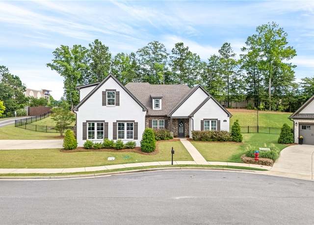 Property at 1128 Willow View Dr, Opelika, AL 36801, 5 beds, 3.5 baths