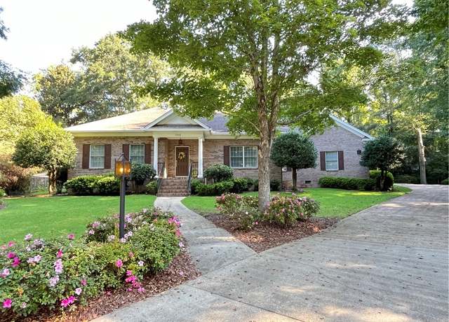 Property at 1322 Huntington Ct, Auburn, AL 36830, 3 beds, 2.5 baths