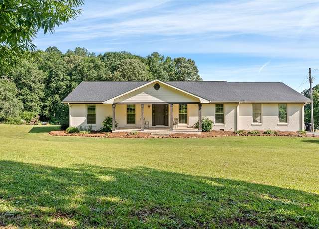 Property at 3002 County Road 94, Lafayette, AL 36862, 3 beds, 2 baths