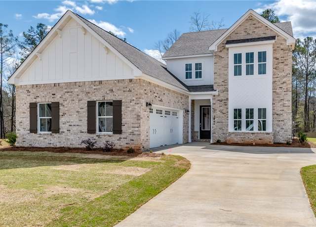 Property at 2445 Ridgecrest Dr, Auburn, AL 36830, 4 beds, 3.5 baths