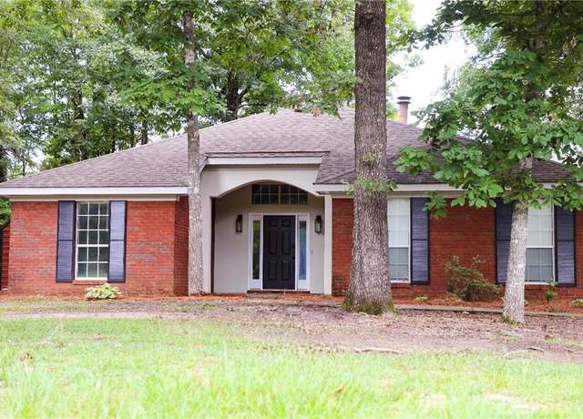 Property at 106 Pine Ridge Ln, Tallassee, AL 36078, 3 beds, 2 baths