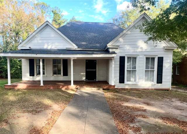 Property at 214 1st St SE, Lafayette, AL 36862, 4 beds, 1.5 baths
