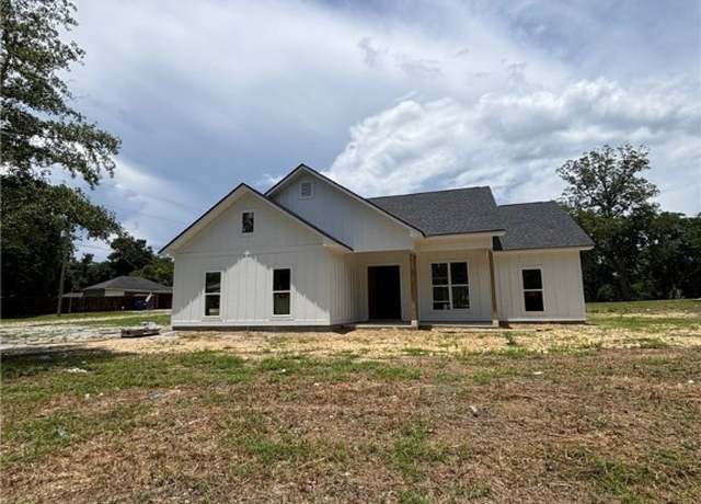 Property at 46 Lee Road 503, Phenix City, AL 36870, 3 beds, 2 baths