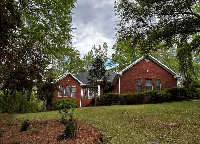 Property at 1894 Hillton Ct, Auburn, AL 36830, 5 beds, 4 baths