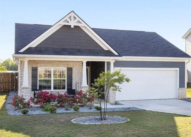 Property at 102 Gregory Pl, Smiths Station, AL 36877, 4 beds, 2 baths