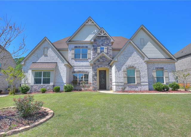 Property at 821 Whittington St, Auburn, AL 36832, 6 beds, 3.5 baths