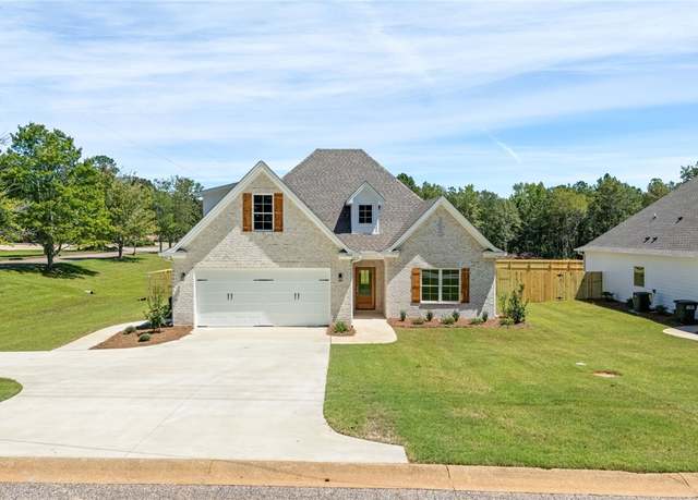 Property at 1825 Hanson St, Opelika, AL 36801, 4 beds, 3 baths