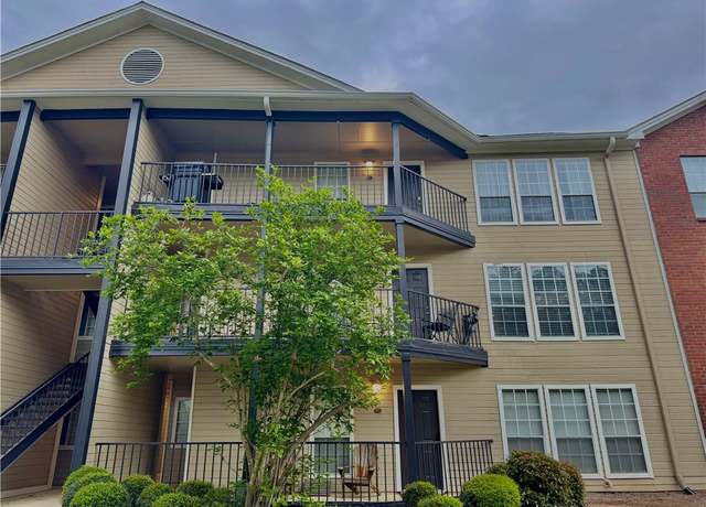 Property at 626 Shug Jordan Pkwy #340, Auburn, AL 36832, 4 beds, 2 baths