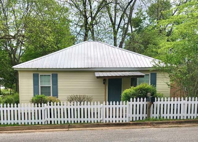 Property at 5 Avenue A, Opelika, AL 36801, 2 beds, 1 bath