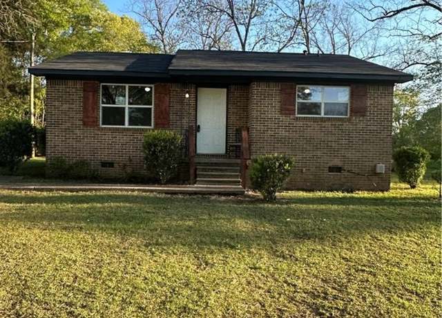 Property at 307 1st Ave SW, Lafayette, AL 36862, 3 beds, 1 bath