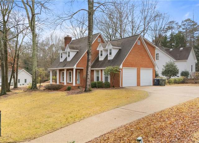 Property at 611 Burke Pl, Auburn, AL 36830, 3 beds, 2.5 baths