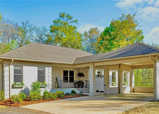 Property at 4129 Lee Road 86, Waverly, AL 36879, 5 beds, 3 baths