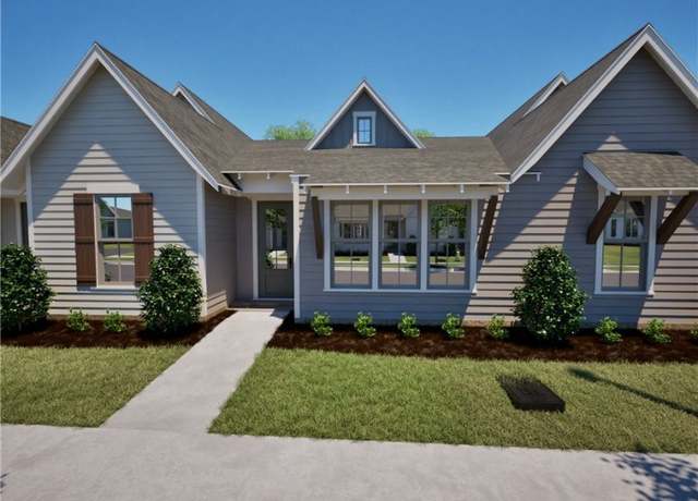 Property at 138 Summer St, Opelika, AL 36801, 2 beds, 2 baths