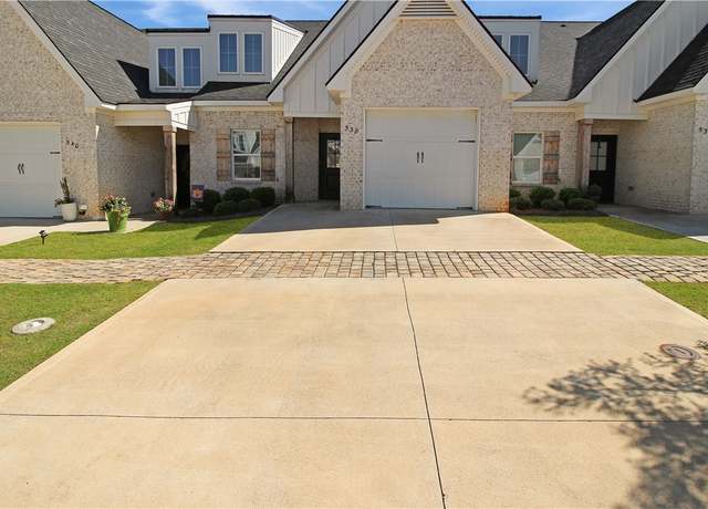 Property at 538 Cloverdale Dr, Auburn, AL 36830, 2 beds, 2 baths