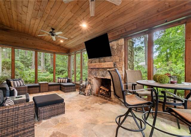 Property at 850 Yorkshire Dr, Auburn, AL 36830, 4 beds, 3.5 baths