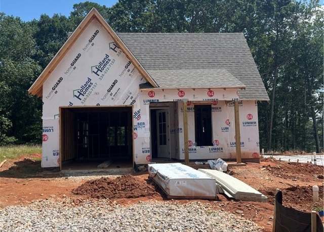 Property at 1091 Woodland Ln, Opelika, AL 36801, 3 beds, 2 baths