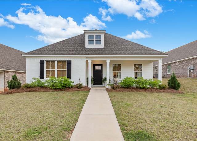 Property at 1977 Armistead Ln, Auburn, AL 36830, 3 beds, 2 baths