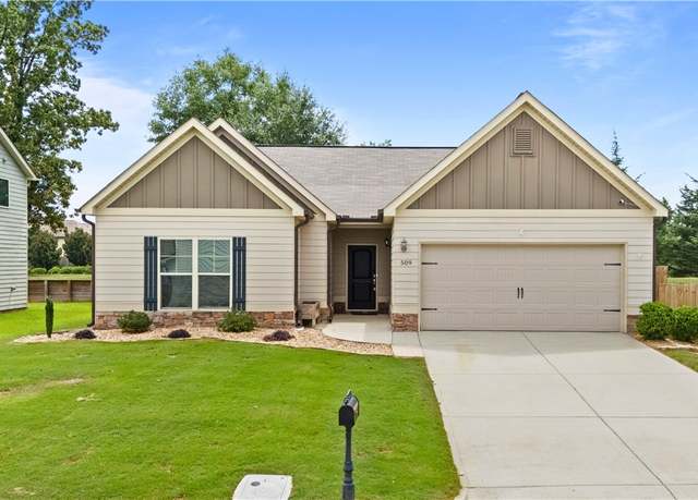 Property at 509 Lori Ln, Opelika, AL 36804, 3 beds, 2 baths