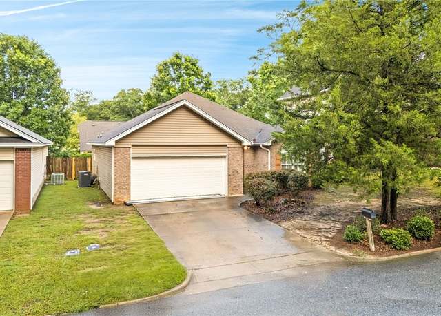 Property at 424 Frazier St, Auburn, AL 36830, 3 beds, 2 baths