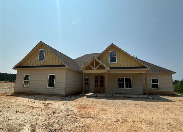 Property at 3844 Lee Road 334, Salem, AL 36874, 4 beds, 2.5 baths