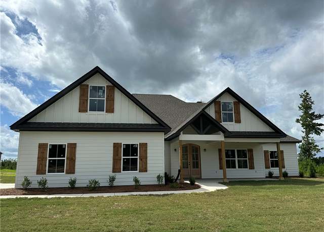 Property at 3844 Lee Road 334, Salem, AL 36874, 4 beds, 2.5 baths