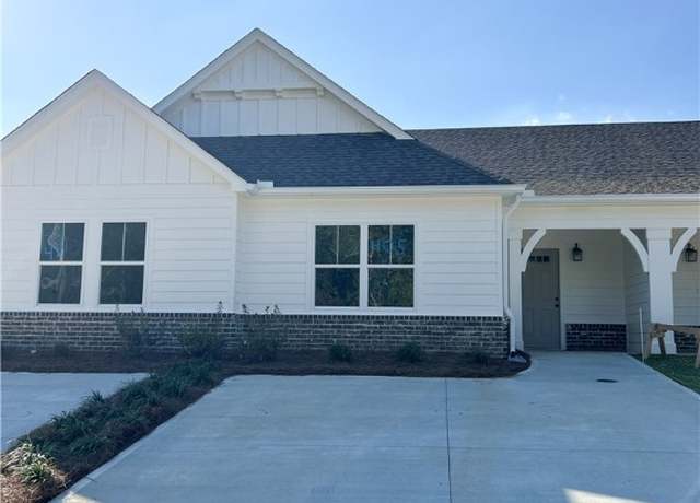 Property at 405 Morris Ave Unit B1, Opelika, AL 36801, 2 beds, 2 baths