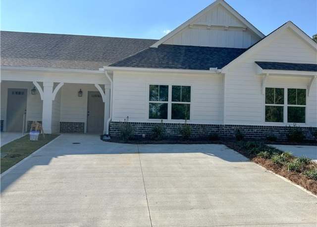 Property at 399 Morris Ave Unit B2, Opelika, AL 36801, 2 beds, 2 baths