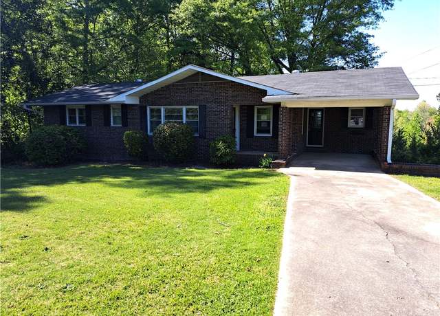 Property at 769 Halliana Rd, Alexander City, AL 35010, 3 beds, 1.5 baths