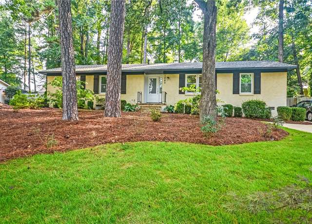 Property at 1242 Juniper Dr, Auburn, AL 36830, 3 beds, 2 baths