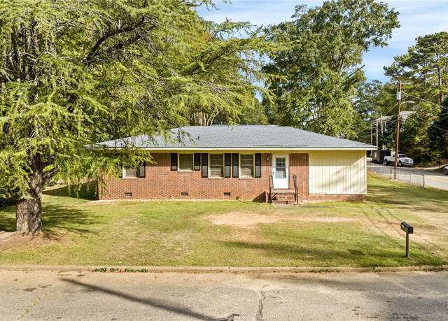 Property at 304 Harper Cir, Auburn, AL 36830, 3 beds, 2 baths