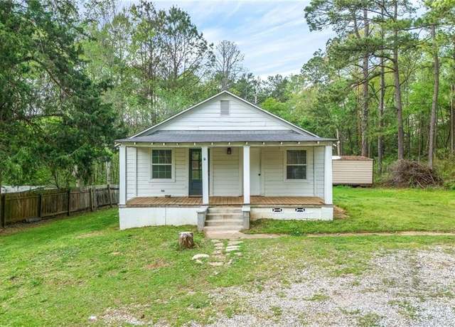 Property at 3204 Lafayette Pkwy, Opelika, AL 36801, 3 beds, 2 baths