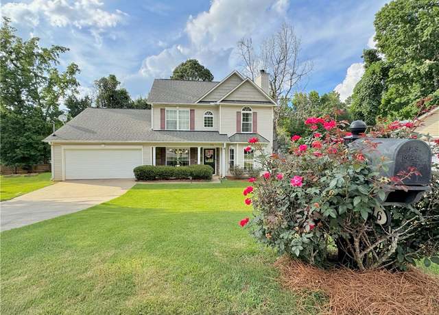 Property at 896 Tulane Rd, Auburn, AL 36830, 4 beds, 2.5 baths