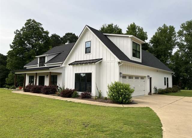 Property at 4636 Sandhill Rd, Auburn, AL 36830, 4 beds, 3 baths