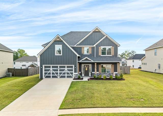 Property at 3040 Wynn Way, Opelika, AL 36804, 5 beds, 3 baths