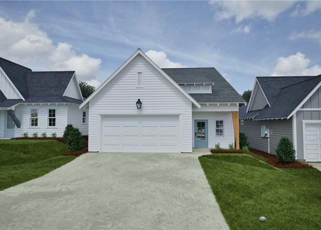 Property at 127 Woodland Ln, Opelika, AL 36801, 4 beds, 2.5 baths