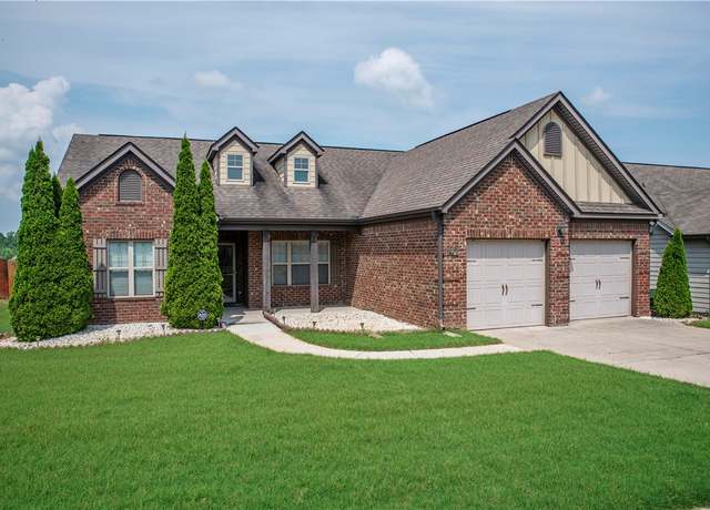 Property at 2802 Tara Ct, Opelika, AL 36804, 3 beds, 2 baths
